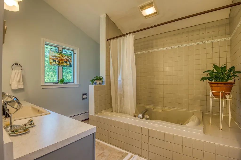 125 Cross Street Bethlehem NH 03574
