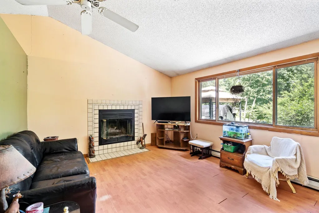 5 Tartan Court Danville NH 03819
