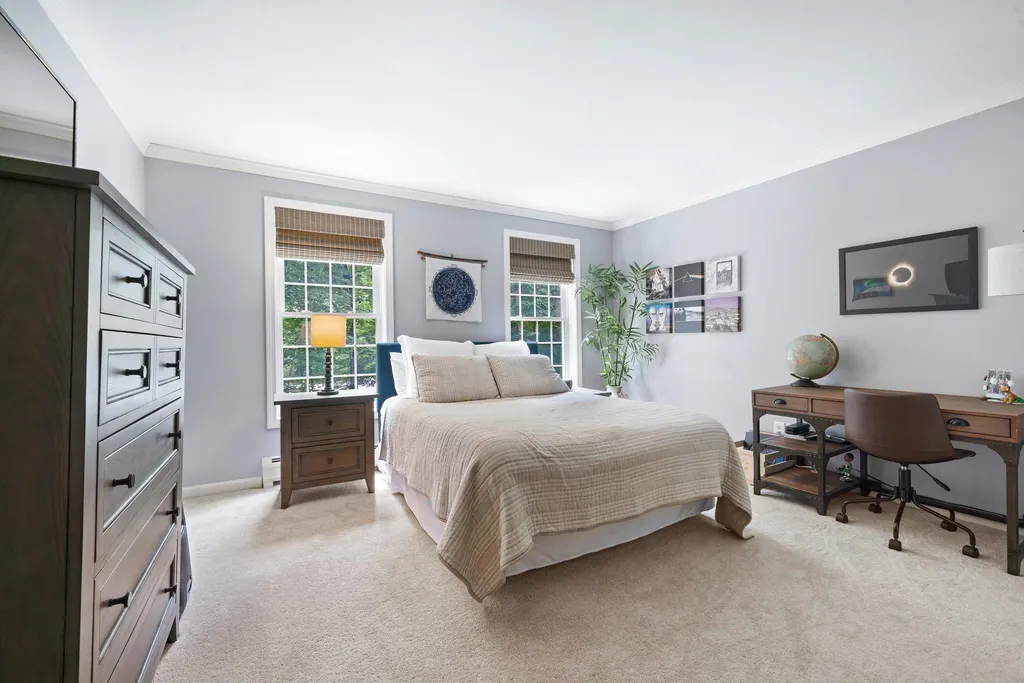 44 Mcintosh Lane Chester NH 03036