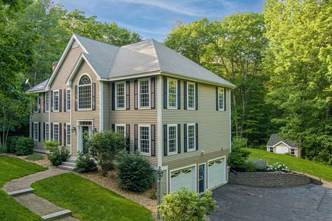 44 Mcintosh Lane Chester NH 03036