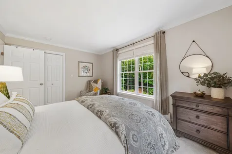 44 Mcintosh Lane Chester NH 03036