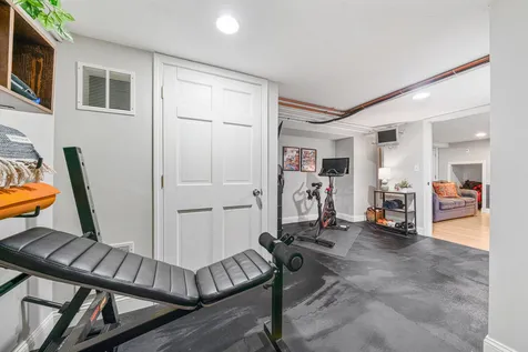 44 Mcintosh Lane Chester NH 03036