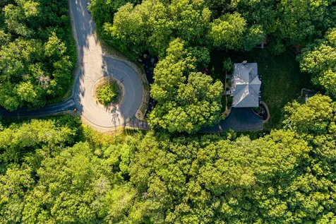 44 Mcintosh Lane Chester NH 03036