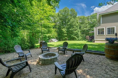 44 Mcintosh Lane Chester NH 03036