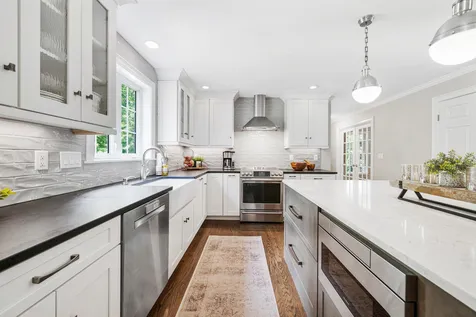 44 Mcintosh Lane Chester NH 03036