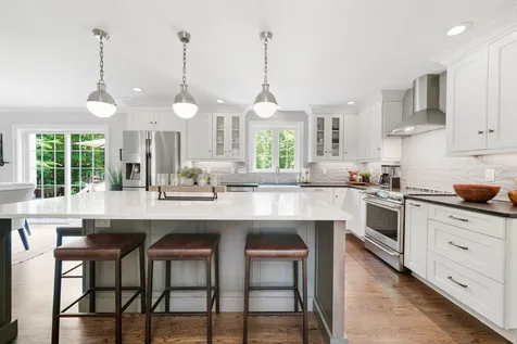 44 Mcintosh Lane Chester NH 03036