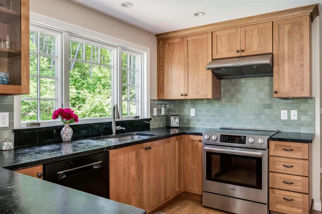 23 Surrey Lane Durham NH 03824