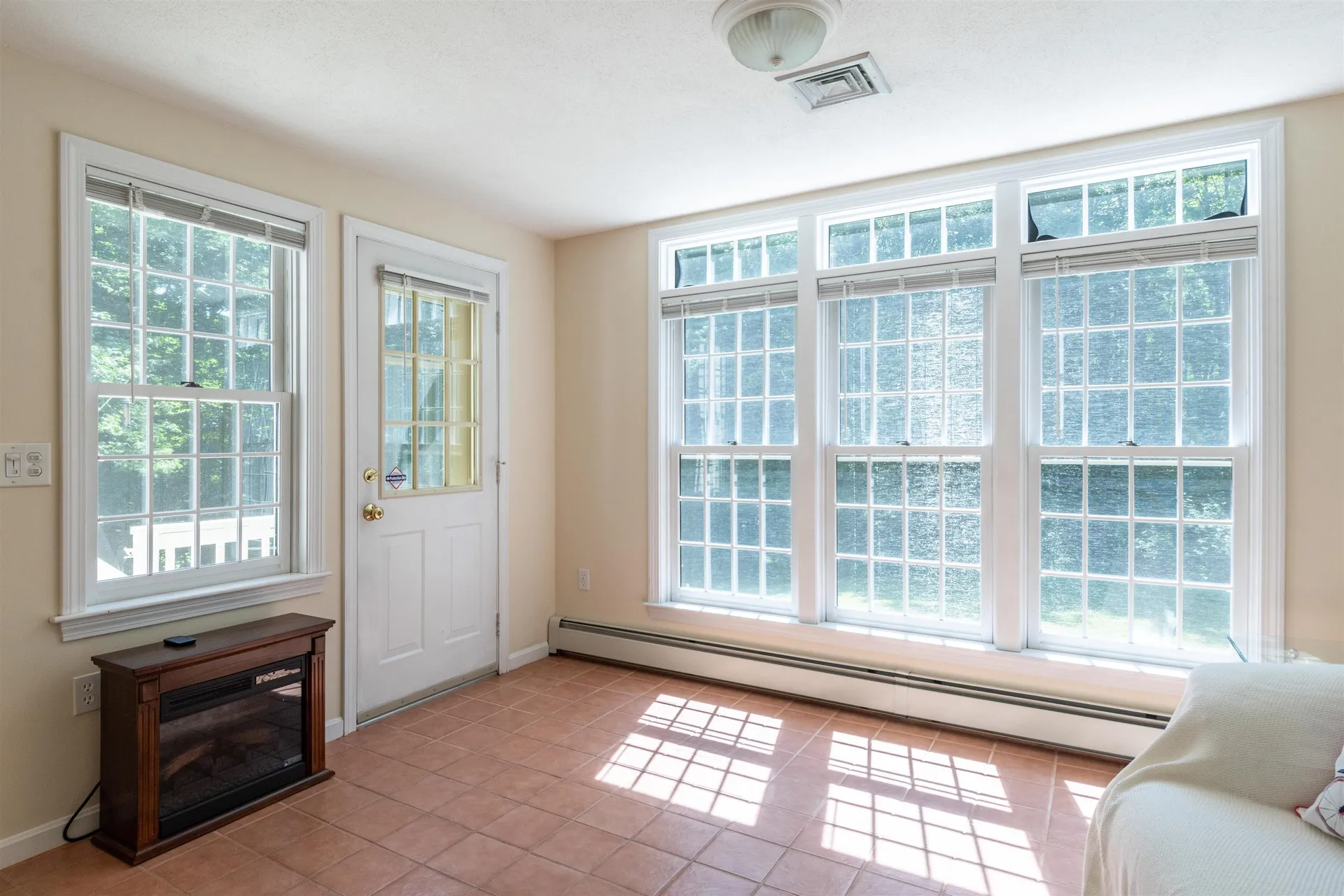 25 Appleton Lane Hampstead NH 03841