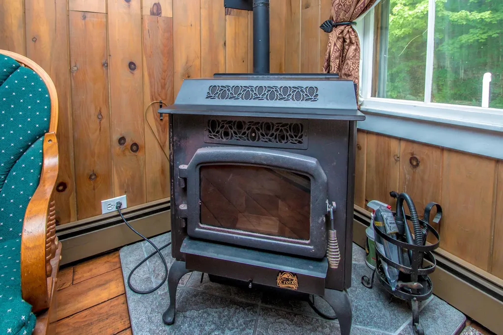 1664 Passaconaway Road Albany NH 03818