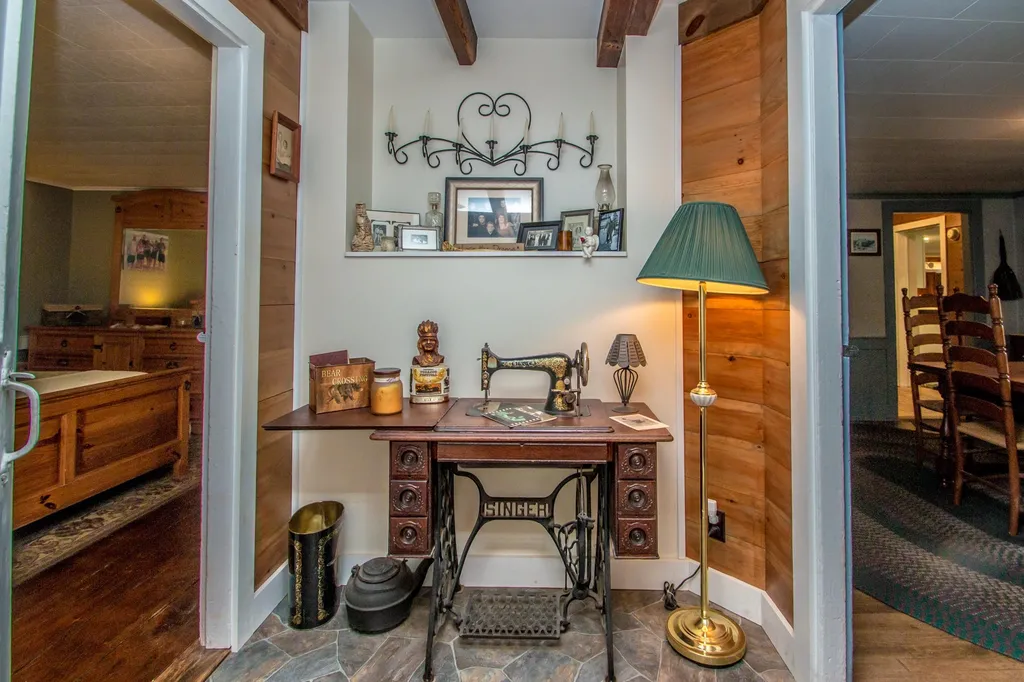 1664 Passaconaway Road Albany NH 03818
