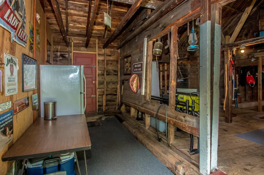 1664 Passaconaway Road Albany NH 03818
