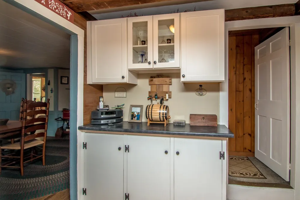 1664 Passaconaway Road Albany NH 03818