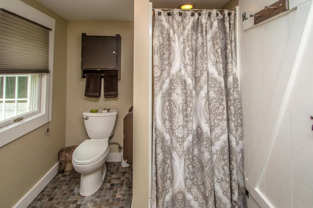 1664 Passaconaway Road Albany NH 03818
