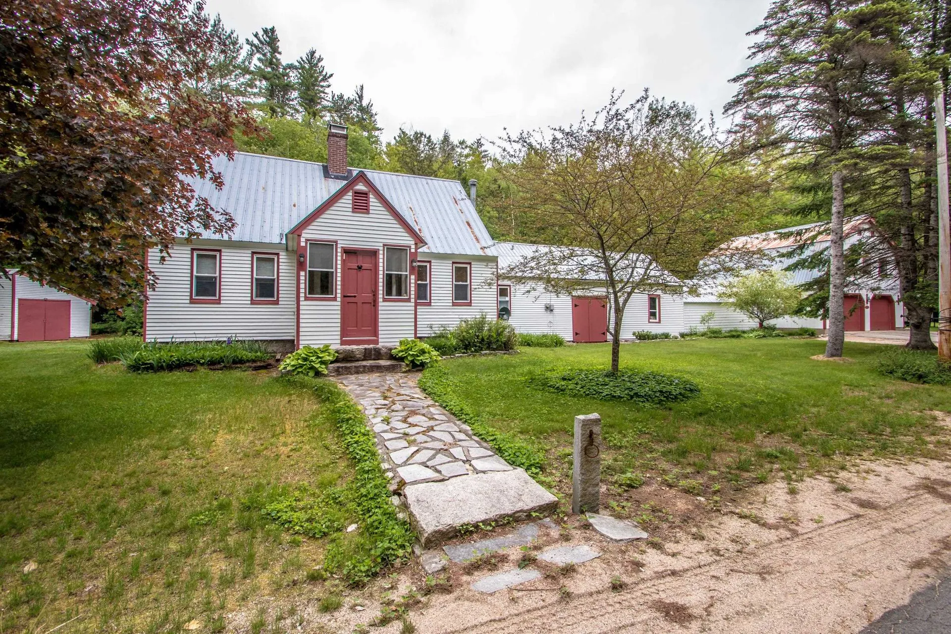 1664 Passaconaway Road Albany NH 03818