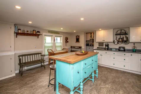 1664 Passaconaway Road Albany NH 03818