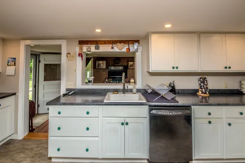 1664 Passaconaway Road Albany NH 03818