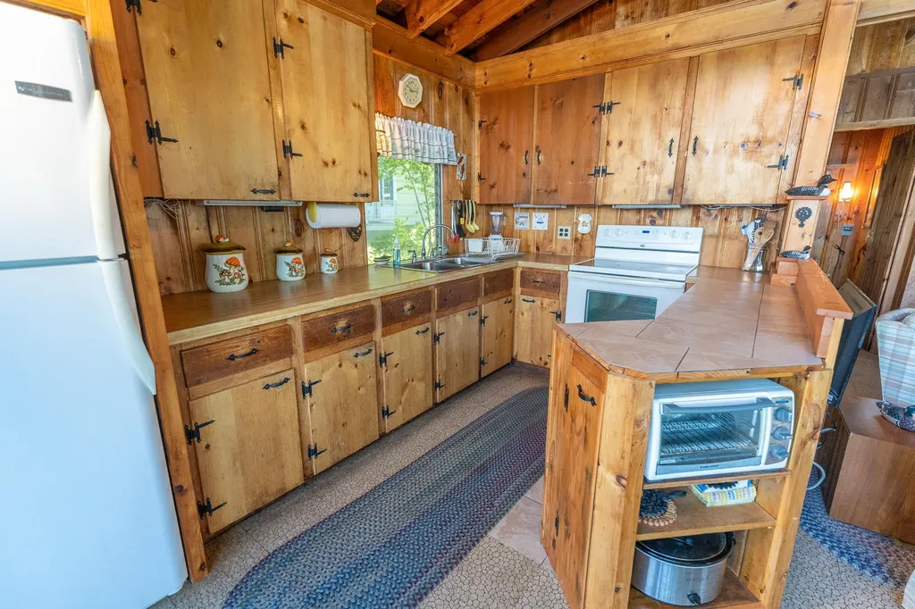 9 Pitchwood Island Meredith NH 03253
