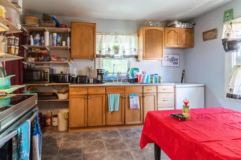 27 Tremont Street Wilton NH 03086