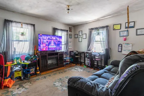 27 Tremont Street Wilton NH 03086