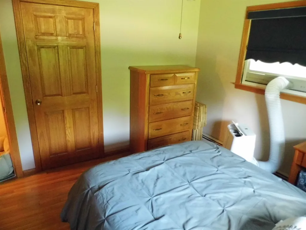 25 Pleasant Drive Londonderry NH 03053