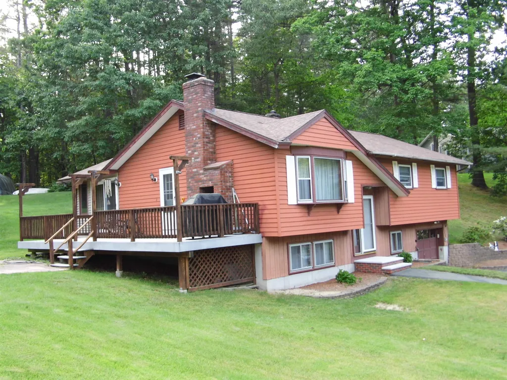 25 Pleasant Drive Londonderry NH 03053