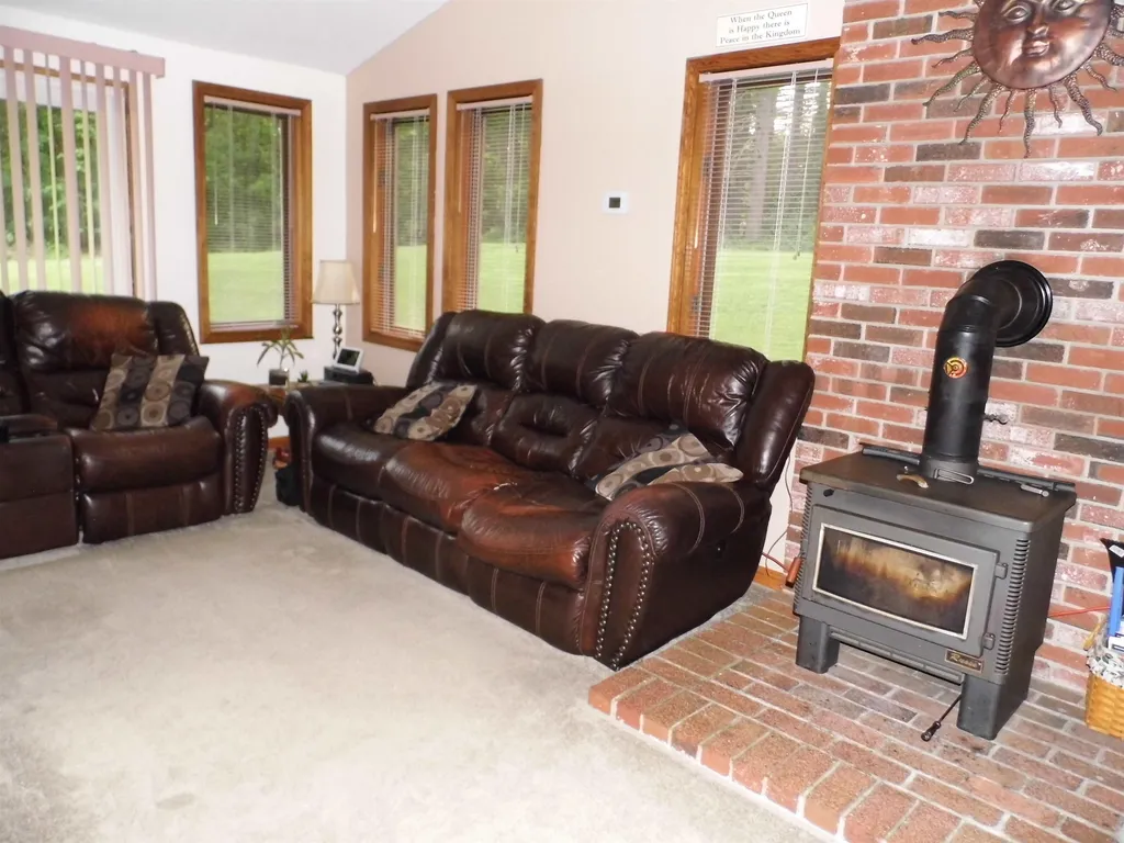 25 Pleasant Drive Londonderry NH 03053