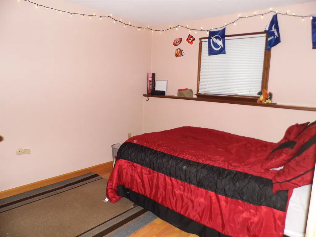 25 Pleasant Drive Londonderry NH 03053