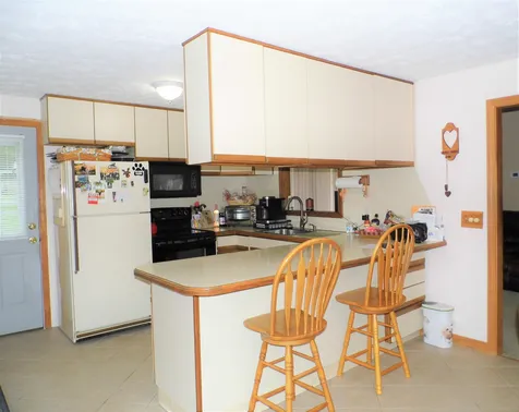 25 Pleasant Drive Londonderry NH 03053
