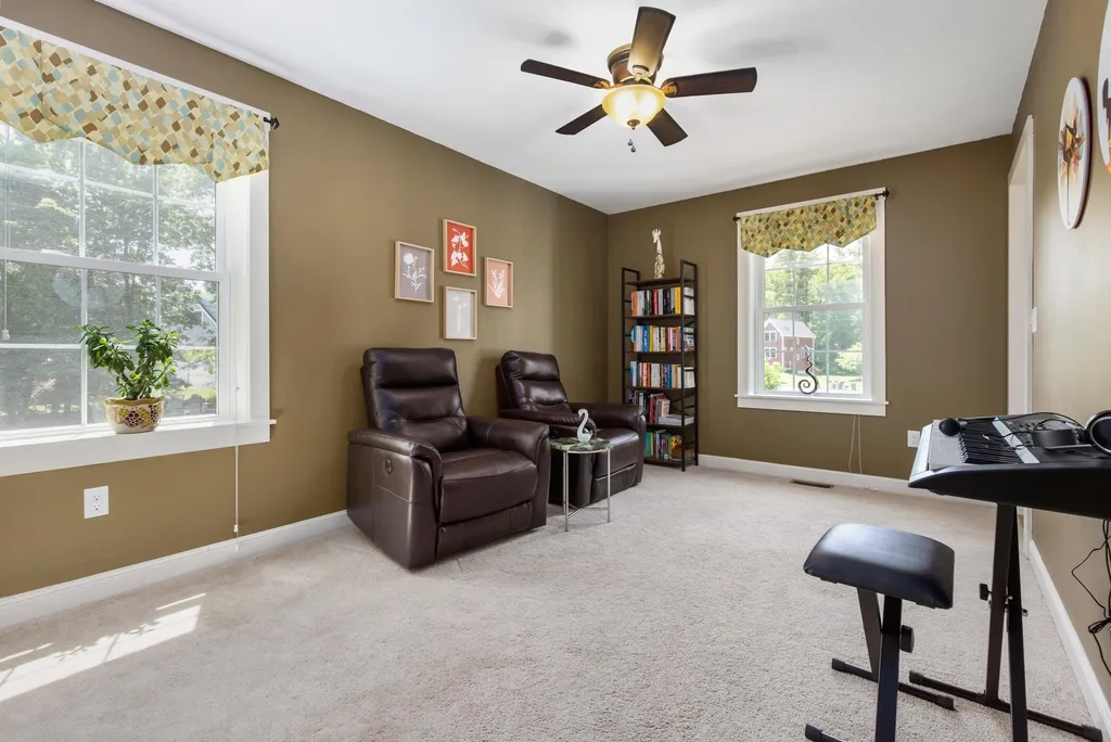 12 Winslow Drive Exeter NH 03833