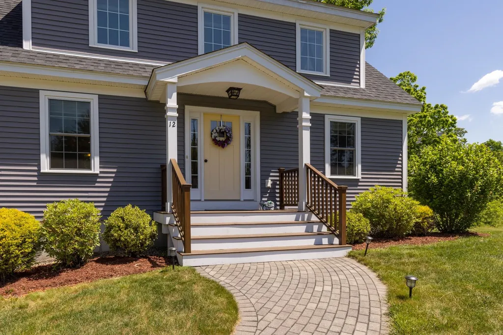 12 Winslow Drive Exeter NH 03833
