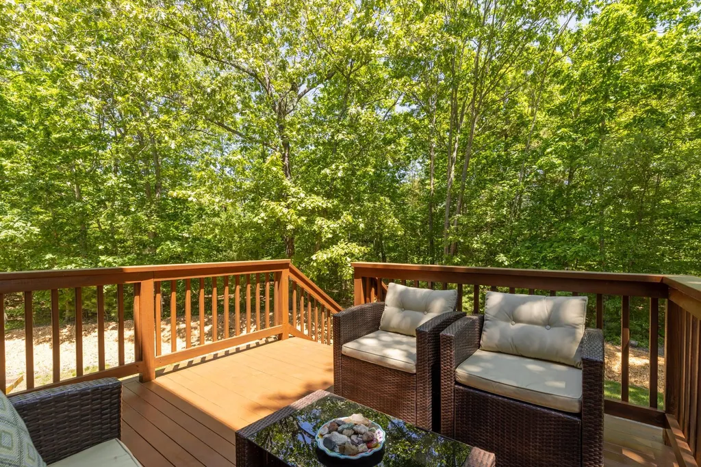 12 Winslow Drive Exeter NH 03833