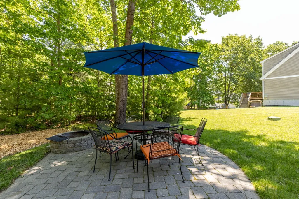 12 Winslow Drive Exeter NH 03833