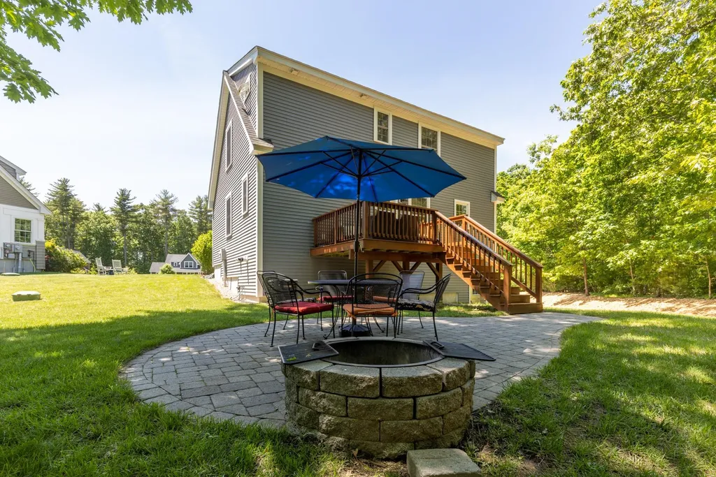 12 Winslow Drive Exeter NH 03833
