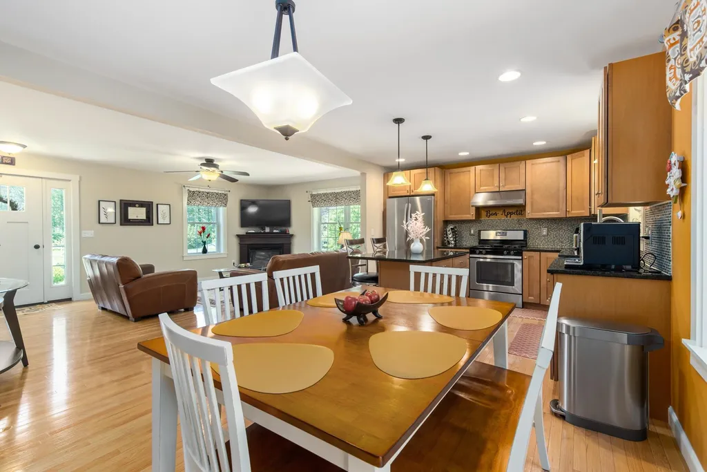 12 Winslow Drive Exeter NH 03833