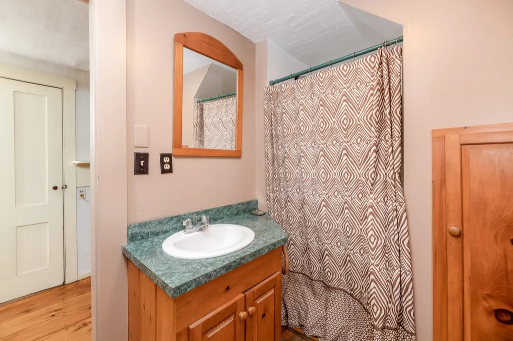 15 Sheridan Road Moultonborough NH 03254