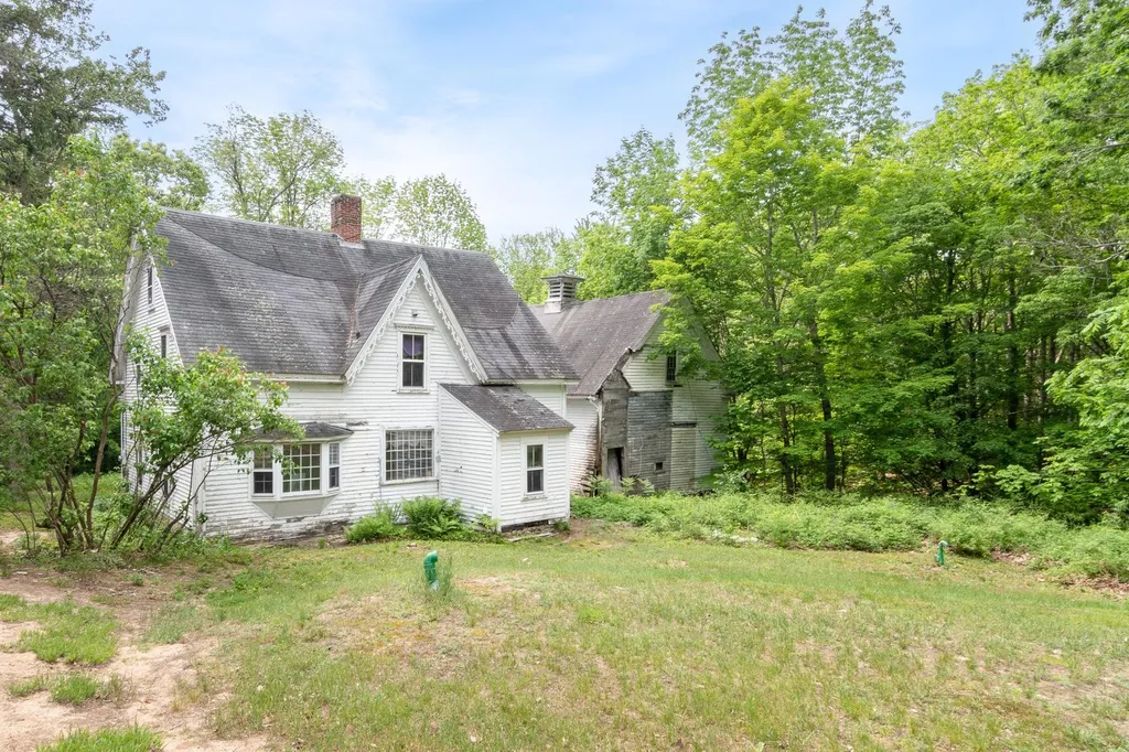 15 Sheridan Road Moultonborough NH 03254