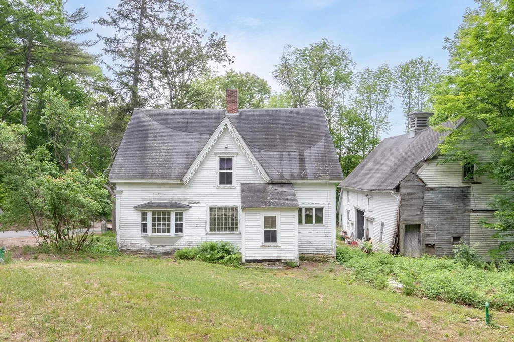 15 Sheridan Road Moultonborough NH 03254
