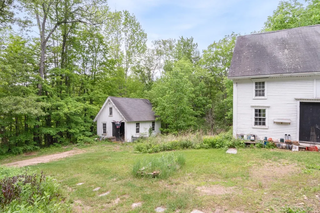 15 Sheridan Road Moultonborough NH 03254