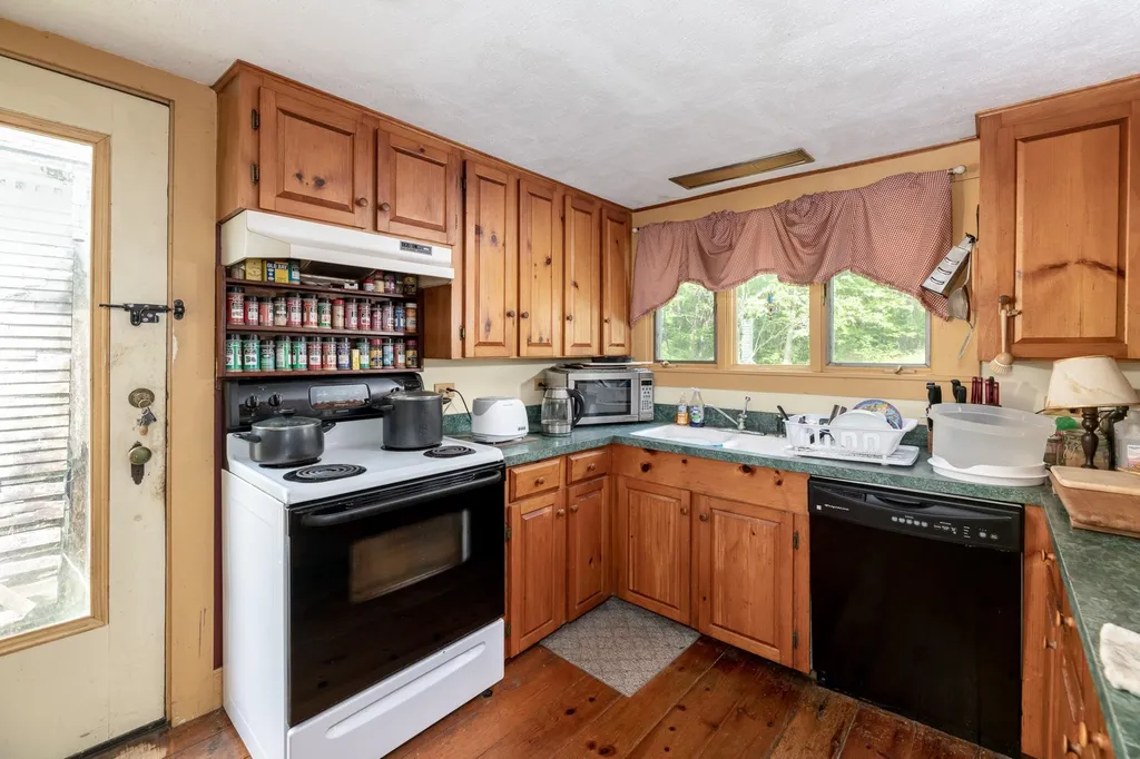 15 Sheridan Road Moultonborough NH 03254