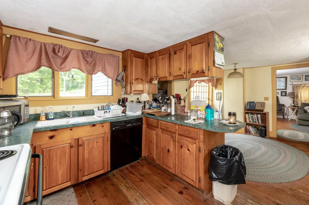 15 Sheridan Road Moultonborough NH 03254