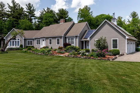 27 N Pepperell Road Hollis NH 03049