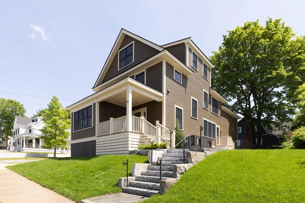 84 Rockland Street Portsmouth NH 03801
