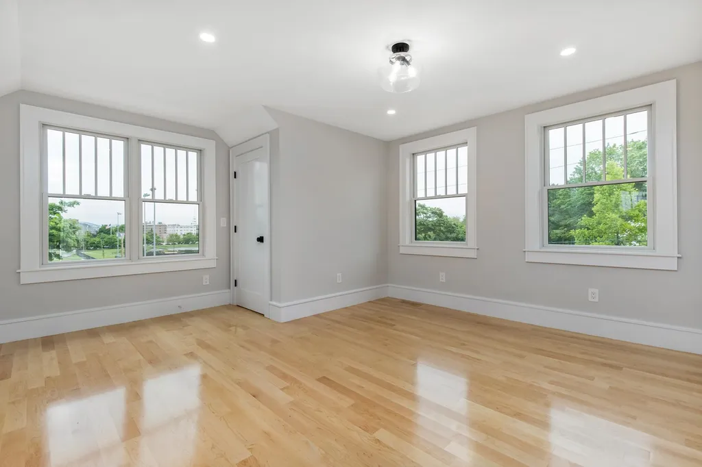 84 Rockland Street Portsmouth NH 03801