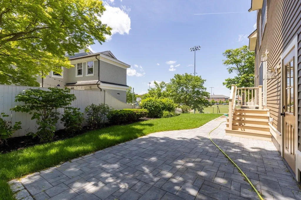 84 Rockland Street Portsmouth NH 03801