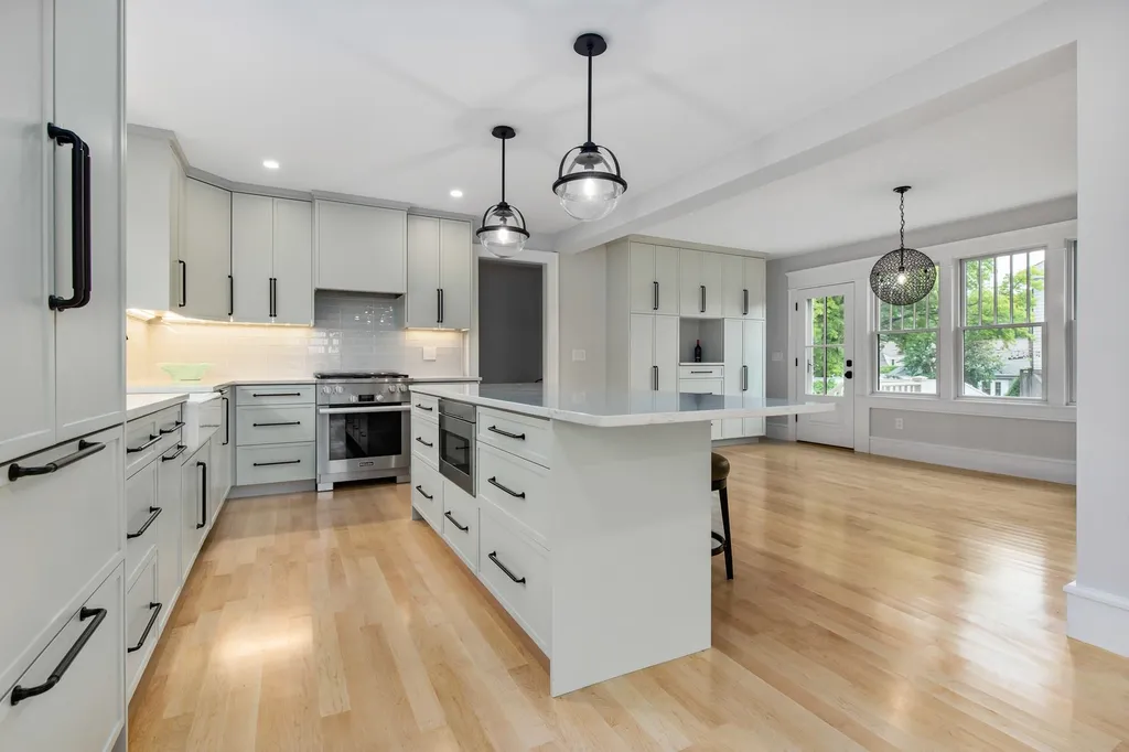84 Rockland Street Portsmouth NH 03801