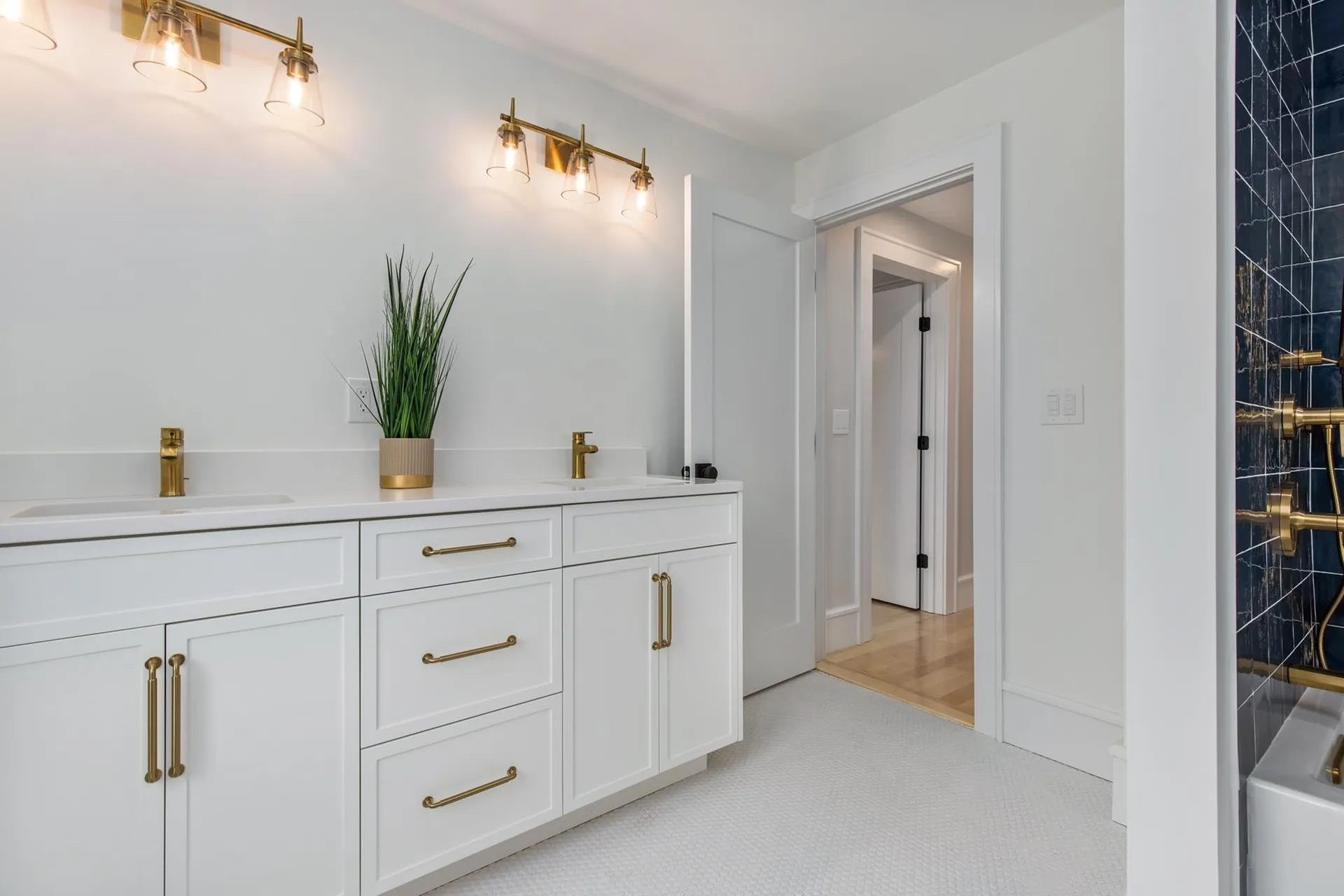 84 Rockland Street Portsmouth NH 03801