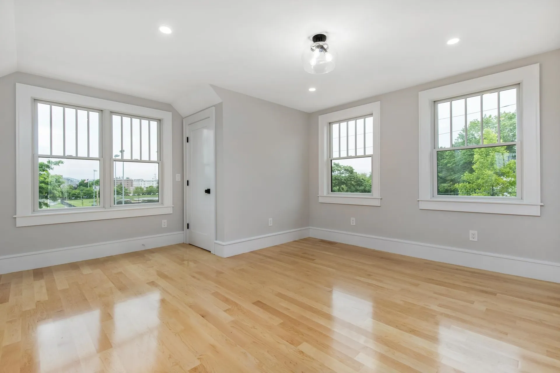 84 Rockland Street Portsmouth NH 03801