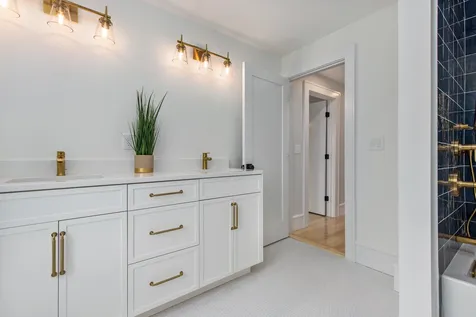 84 Rockland Street Portsmouth NH 03801
