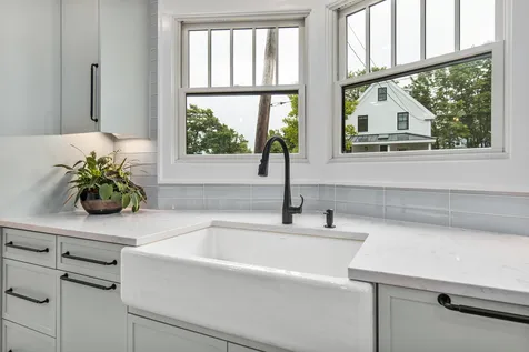 84 Rockland Street Portsmouth NH 03801