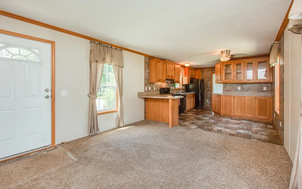 6 Gamache Road Derry NH 03038
